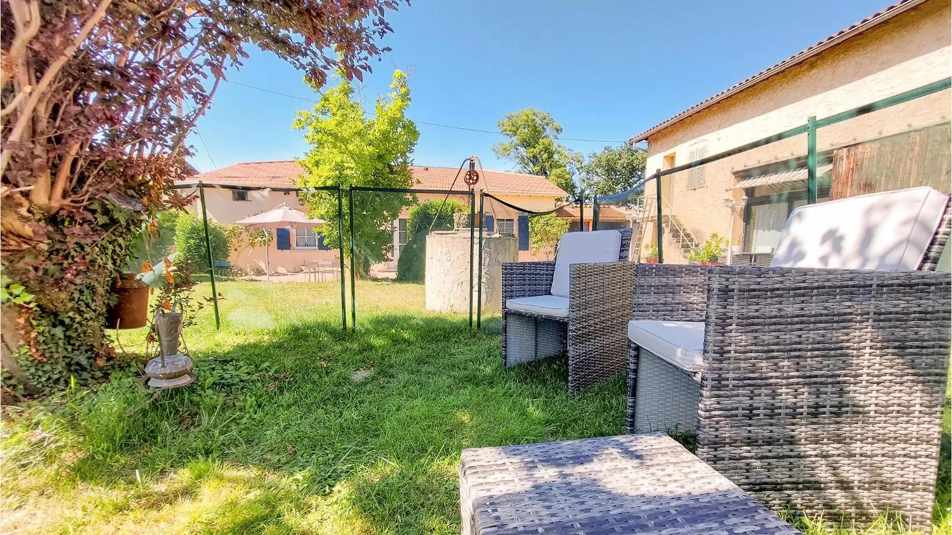 Gite Aux Hirondelles Pouilly-sous-Charlieu Holiday home