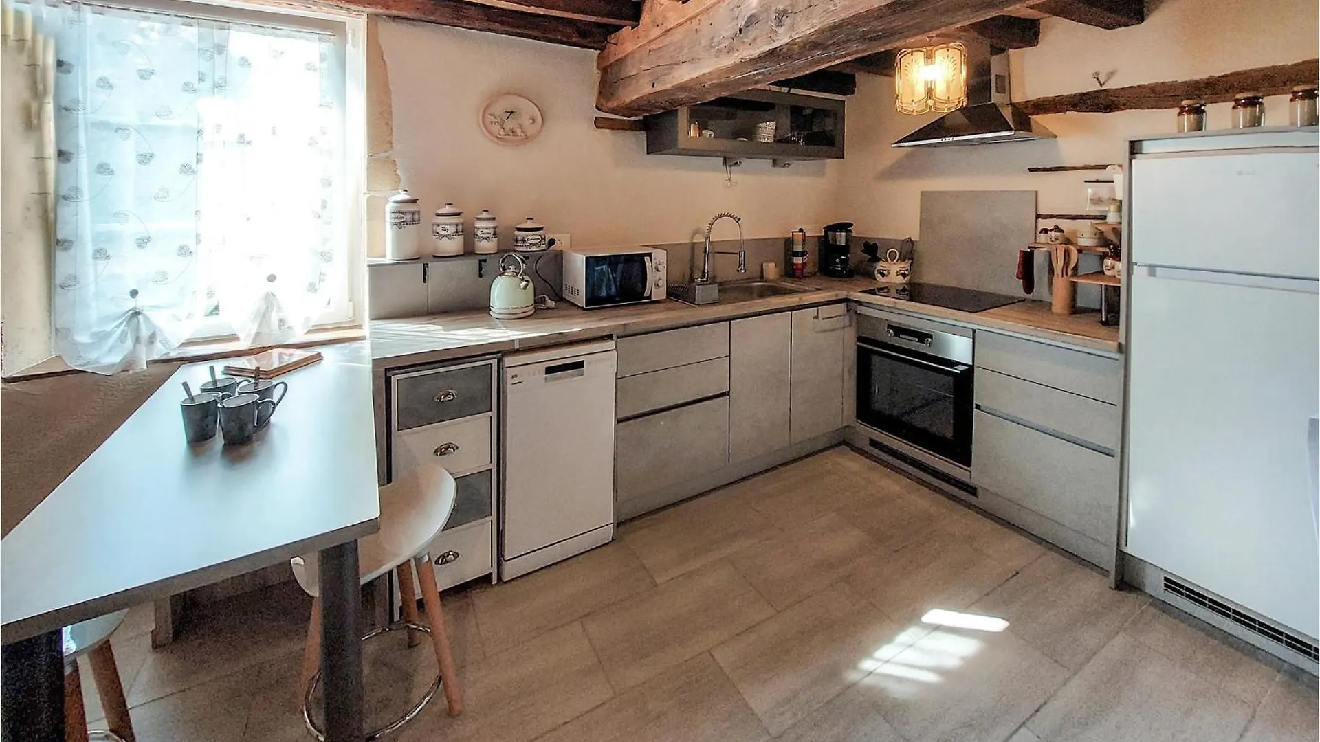 Holiday home Gite Aux Hirondelles Pouilly-sous-Charlieu France