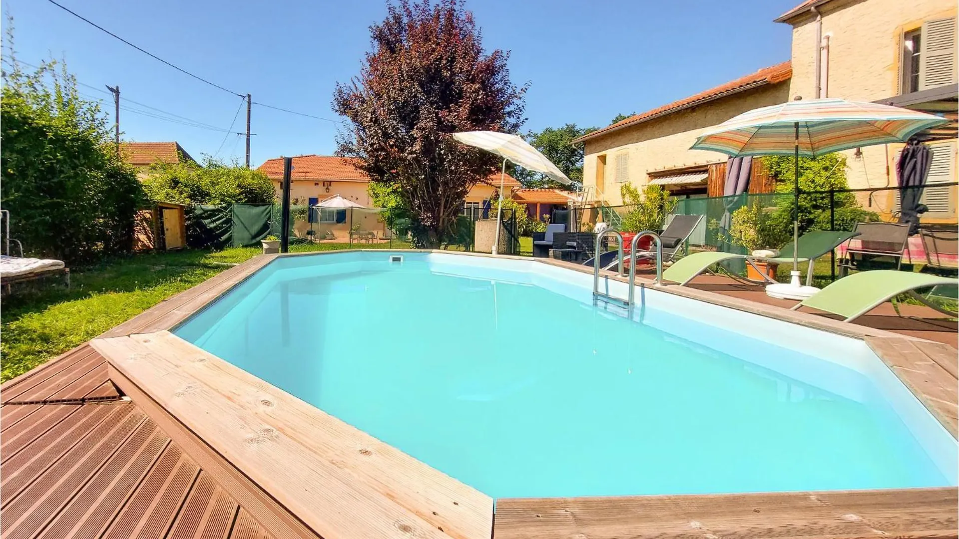 Gite Aux Hirondelles contacts