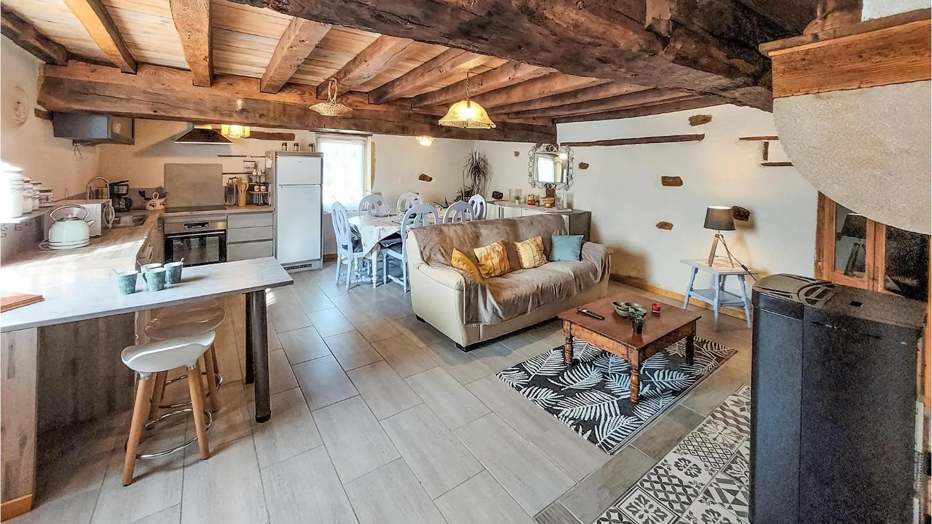 Holiday home Gite Aux Hirondelles Pouilly-sous-Charlieu